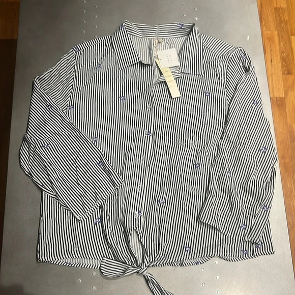 NWT  adorable striped tie front blouse with birds - Picture 1 of 7
